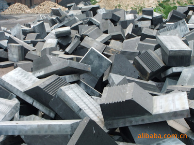 洛阳政航炉料 专业供应重钙粉、微硅粉、石墨粉及各类耐火材料